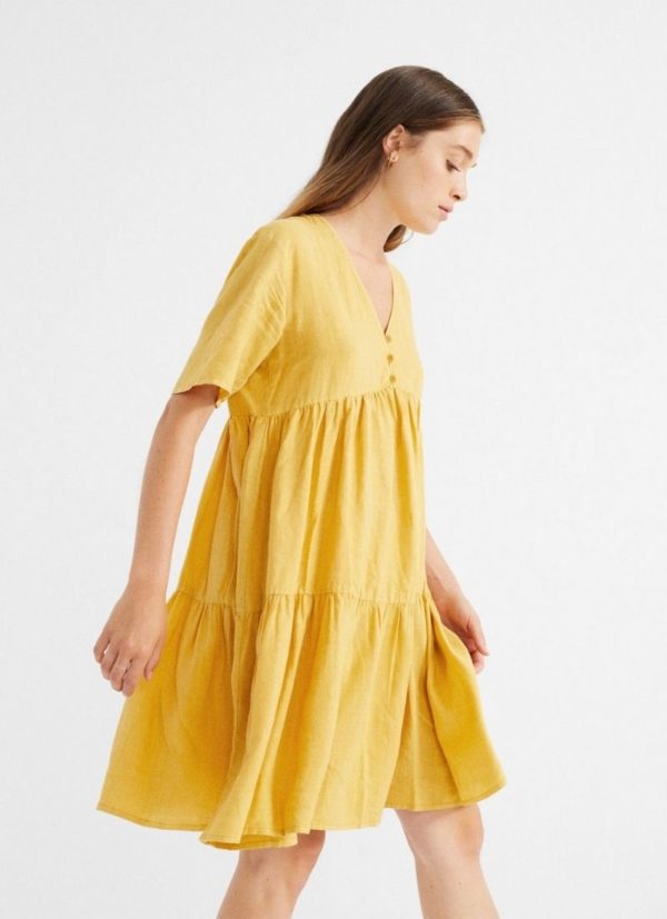 Robe oversize jaune en chanvre certifiée Fairtrade fresia coupe robe large matière naturelle dressing responsable mode ethique