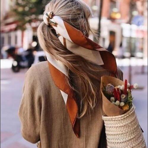 foulard dans les cheveux