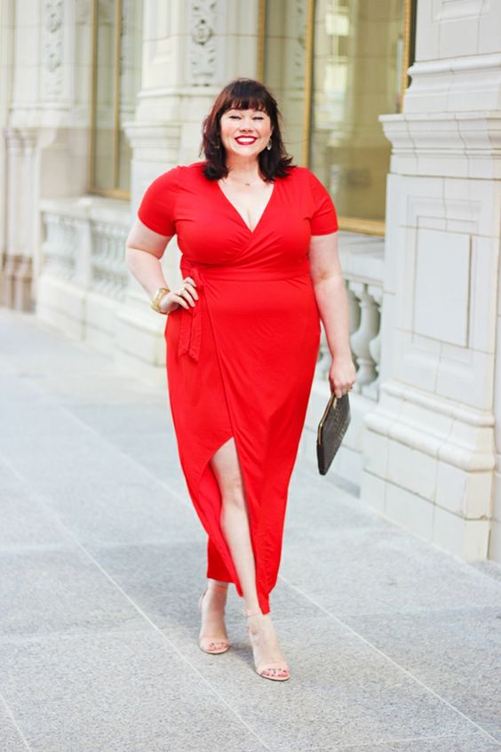 robe fendue rouge silhouette ronde tendance 2022