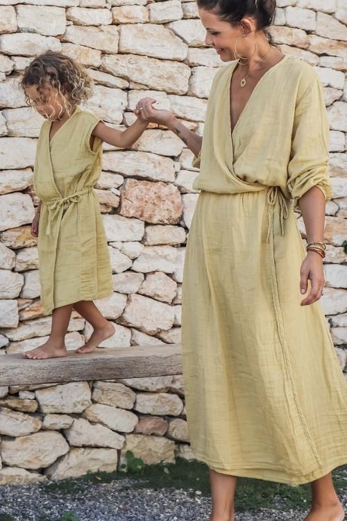 robes tendances 2022  longue en lin verte loose ceinturée