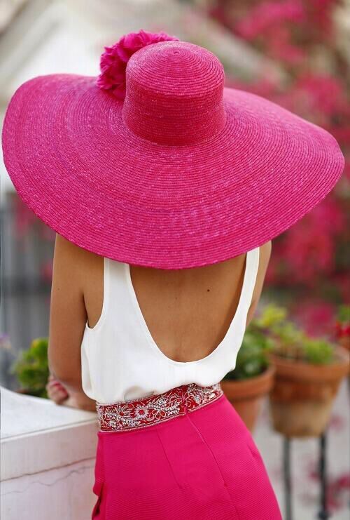 chapeau rose fushia personal shopper couleur tendance 2022 printemps été