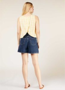 Haut jaune vichy fendu au dos en coton biologique - tavi box vetement femme look tendance look casual style minimaliste
