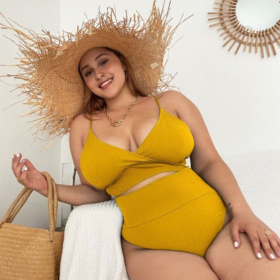 Look été maillot de bain deux pièces culotte taille haute haut triangle couleur jaune moutarde fines bretelles