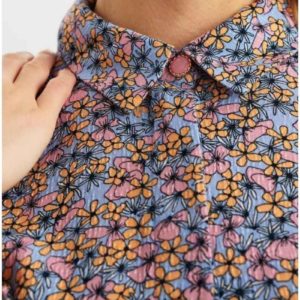 Chemise à fleurs lustre en viscose ecovero Nualma détail col chemise à bouton look tendance conseils personal shopper