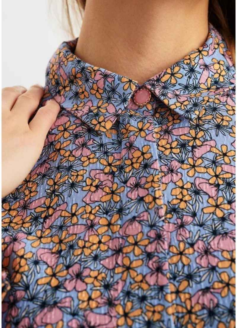 Chemise à fleurs lustre en viscose ecovero Nualma détail col chemise à bouton look tendance conseils personal shopper
