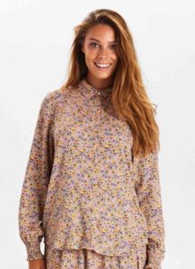 Chemise à fleurs lilas en viscose ecovero Nualma viscose bio col chemise avec bouton tout du long
