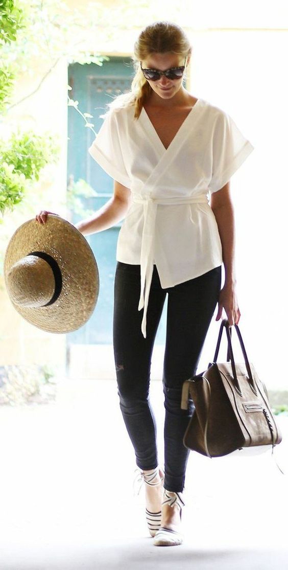 forme décolleté col V cache coeur blanc col chemise style kimono style casual chic look boeheme avec chapeau outfit minimaliste