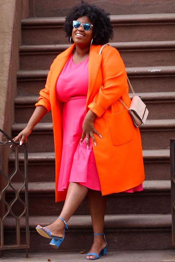 Tendance automne hiver 2022 tenue orange et rose couleur pop couleur tendance look tendance must have box vetement femme manteau orange