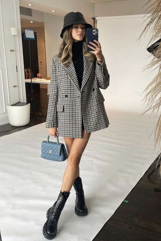 tendance automne hiver 2022 blazer pied de poule style preppy style casual chic boots noires militaires box vetement femme